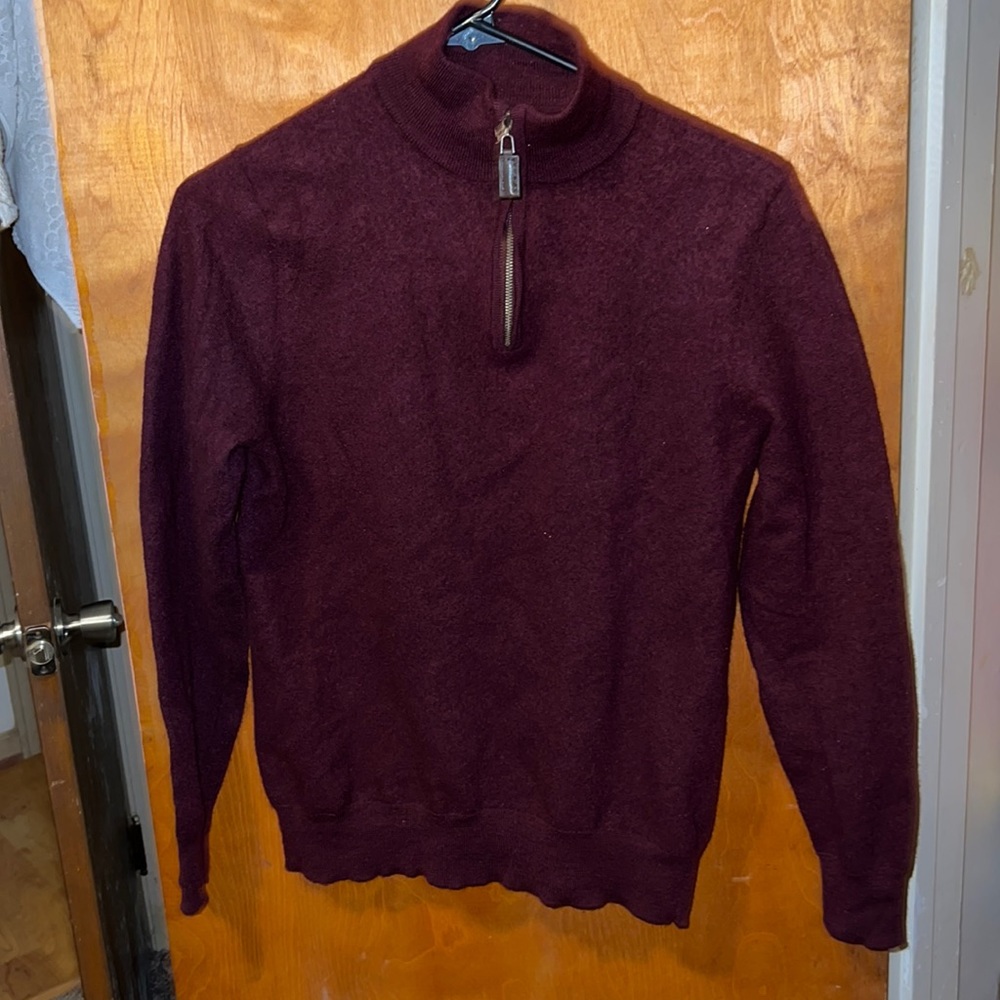 Men’s Tahari merino wool sweater
